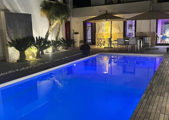 Balena Blu Luxury ביצ'לייה